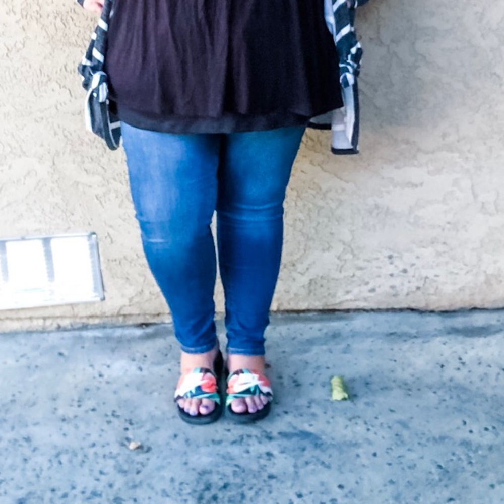 Size 42 LuLaRoe Denim Jeans w/ Lycra - Picture 5 of 5